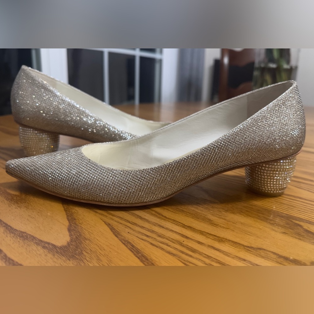 Stuart Weitzman Women's Poco Globe pumps Size 9 (shoe 14)